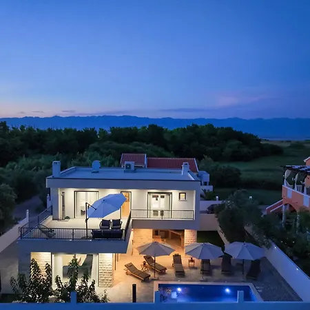 Crowonder Bura With Heated Swimming Pool And Jacuzzi * Privlaka (Zadar)