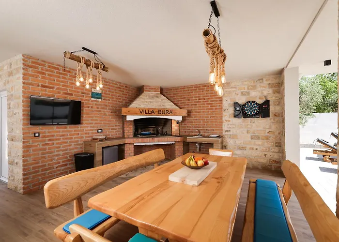 Crowonder Bura With Heated Swimming Pool And Jacuzzi Вилла Привлака