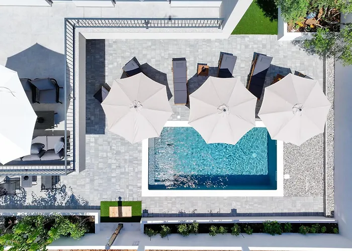 Crowonder Bura With Heated Swimming Pool And Jacuzzi * Привлака