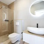 Villa Crowonder Bura With Heated Swimming Pool And Jacuzzi Privlaka (Zadar)