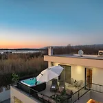 Villa Crowonder Bura With Heated Swimming Pool And Jacuzzi