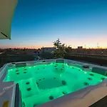 Crowonder Bura With Heated Swimming Pool And Jacuzzi *