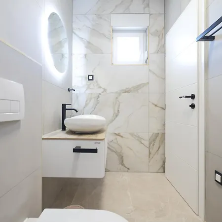 Crowonder Bura With Heated Swimming Pool And Jacuzzi 빌라 *