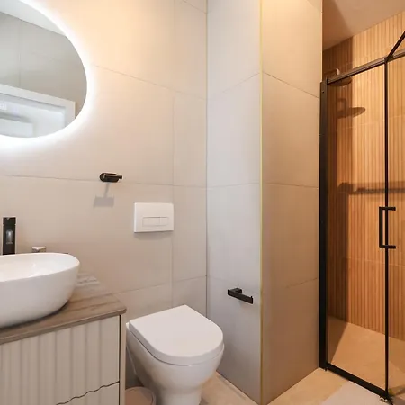 Crowonder Bura With Heated Swimming Pool And Jacuzzi * 프리블라카